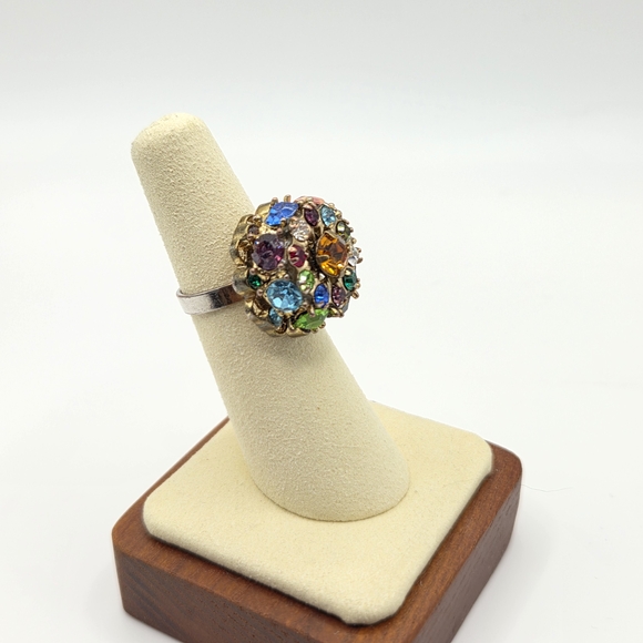 Vintage Rhinestone Cocktail Ring - Picture 7 of 12
